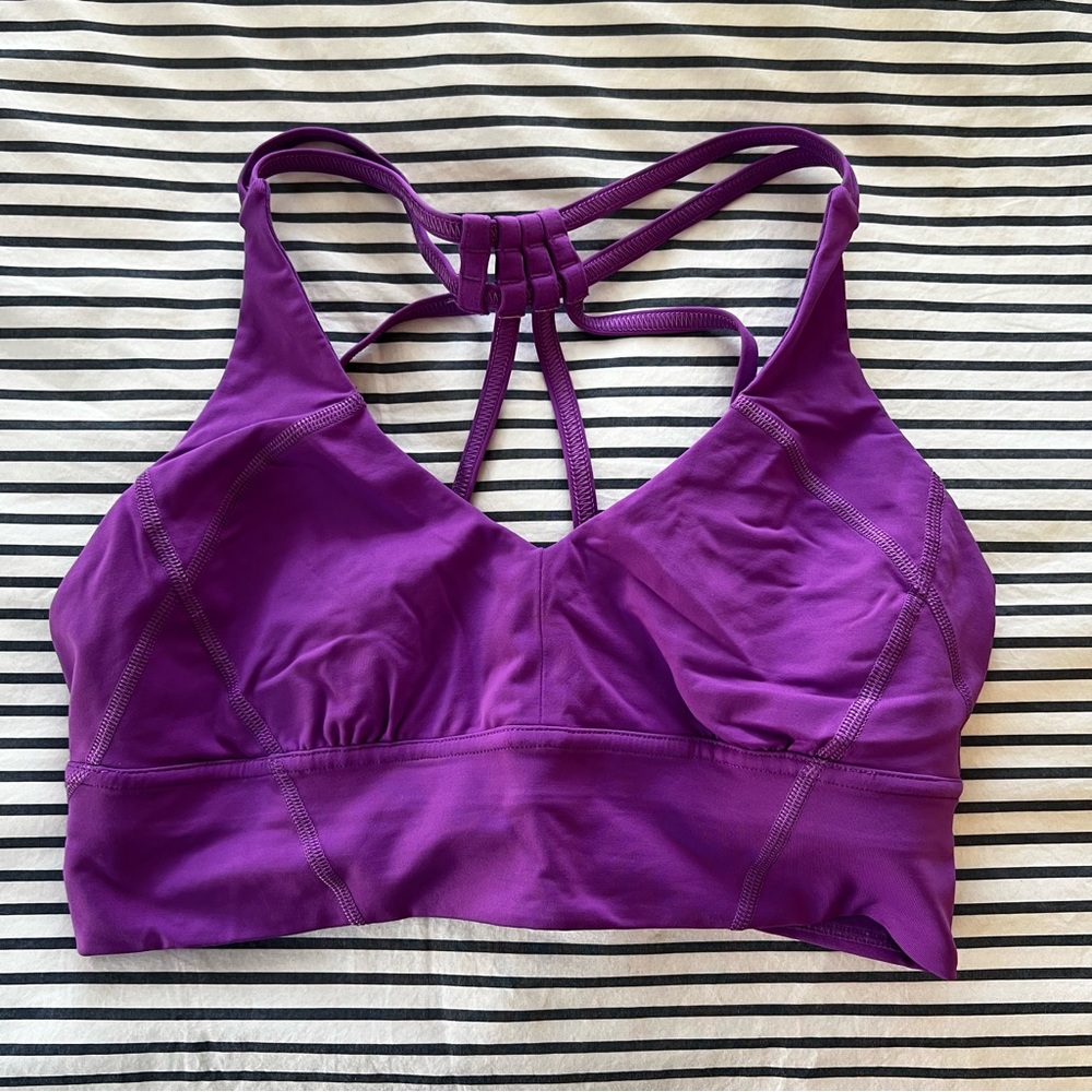 Adorable strapped LuluLemon sports bra
